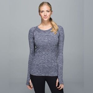 Lululemon Run: Swiftly Tech Long Sleeve Crew
Space Dye Heathered Going Grape